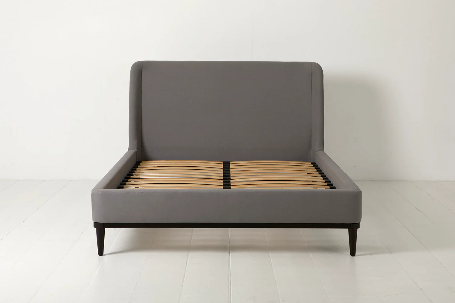 Bed 02 Double Bed, Risso