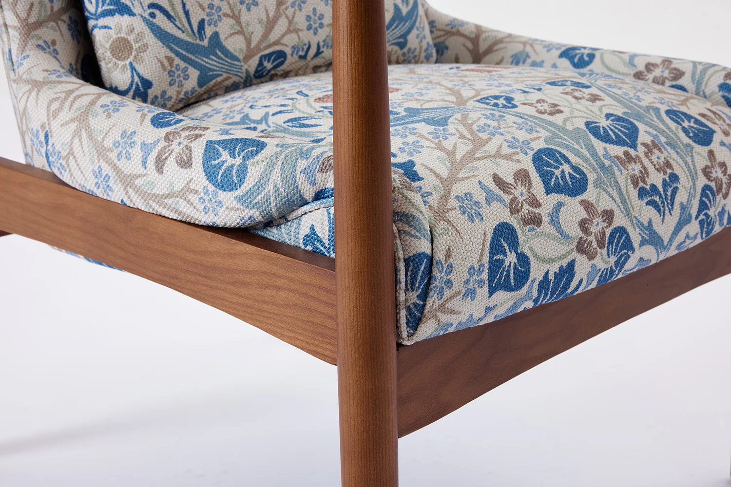 Chair 01, Blackthorn - Image 4
