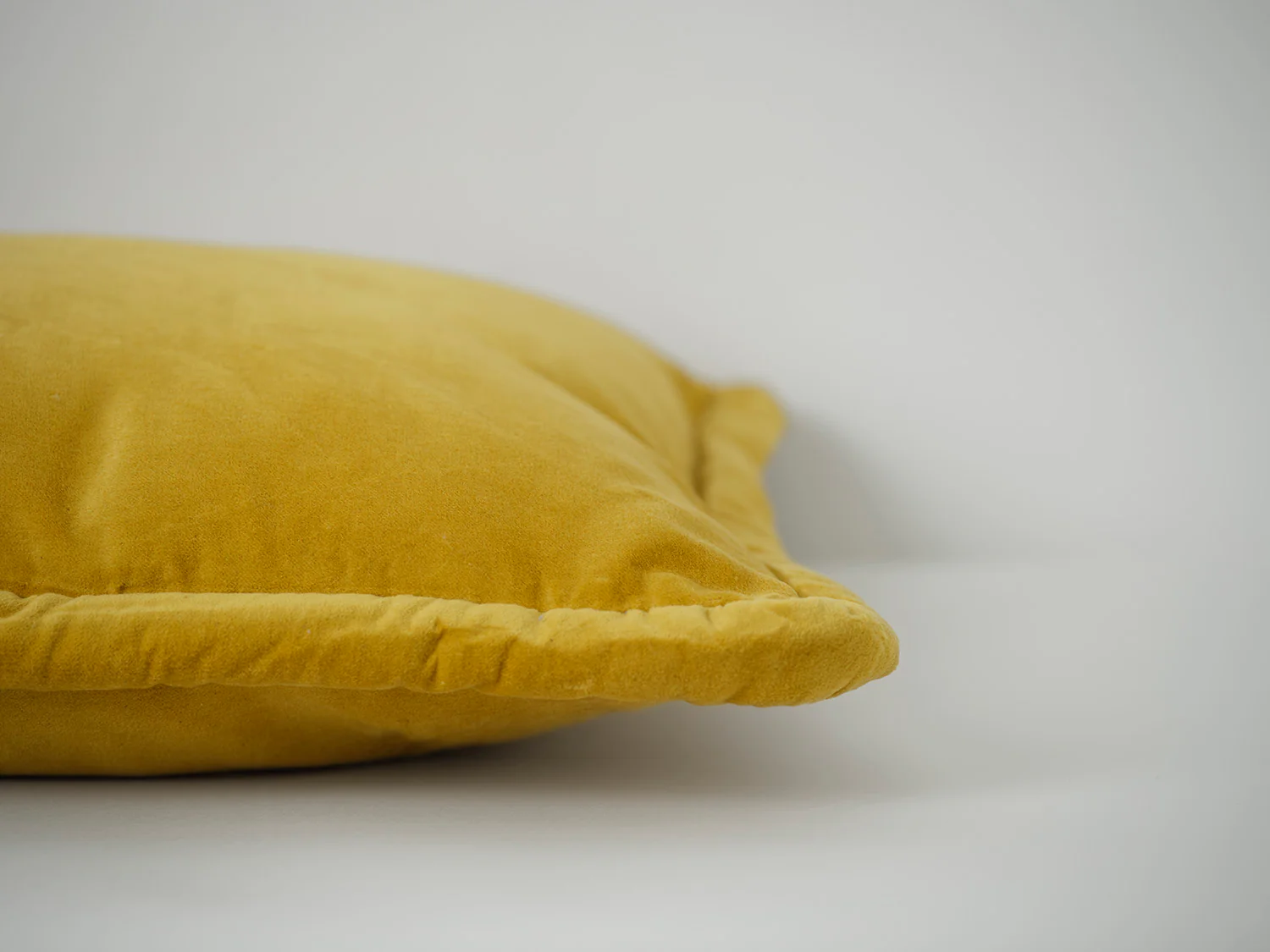 Cushion 04, Yellow Velvet - Image 2