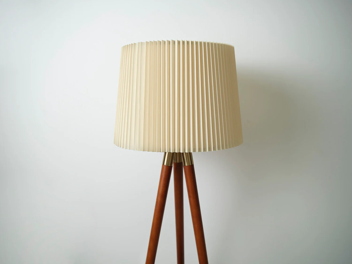 Floor Lamp 04, Antique Cherry - Image 5
