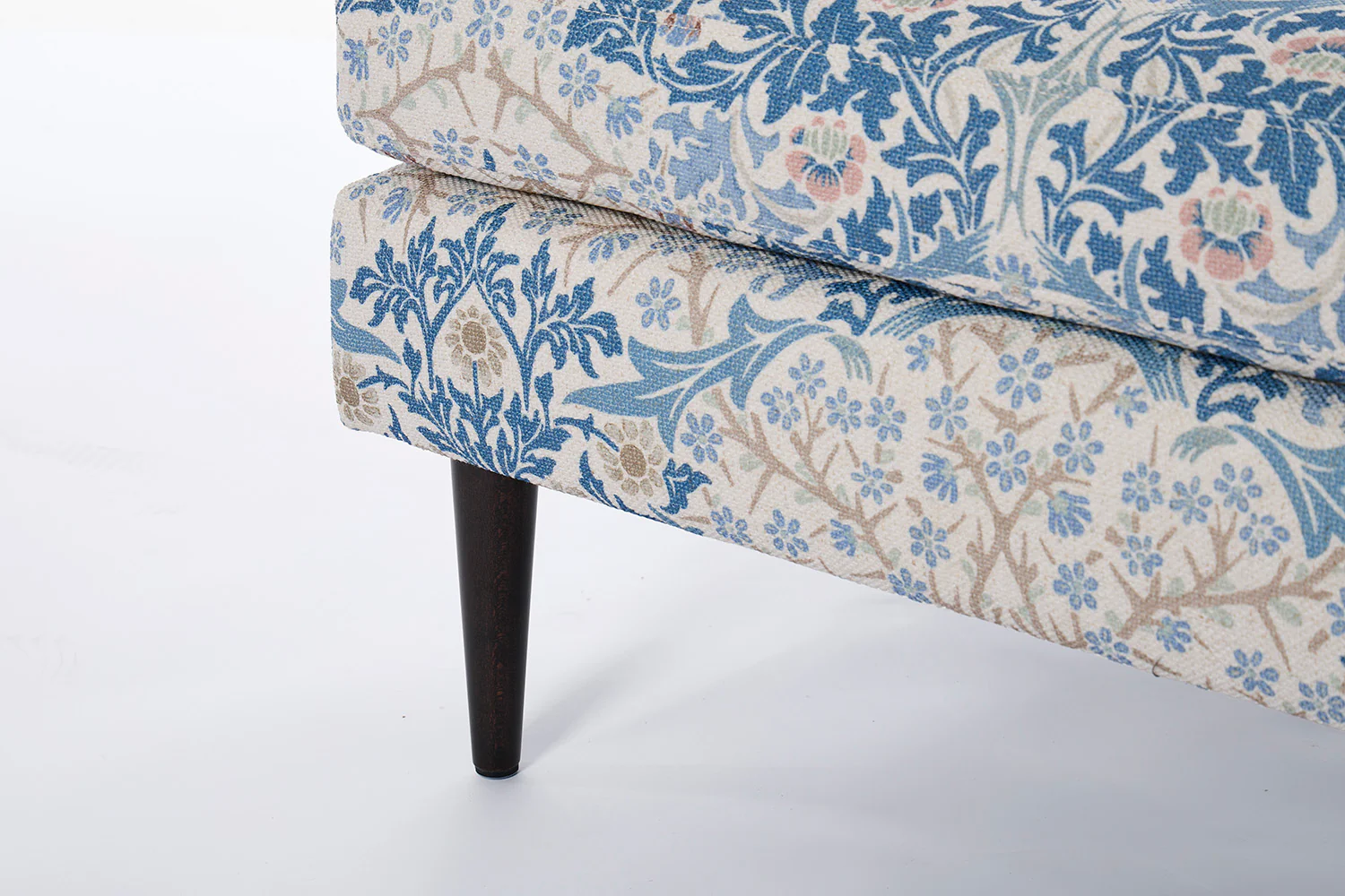 Model 01 Ottoman, Blackthorn - Image 4
