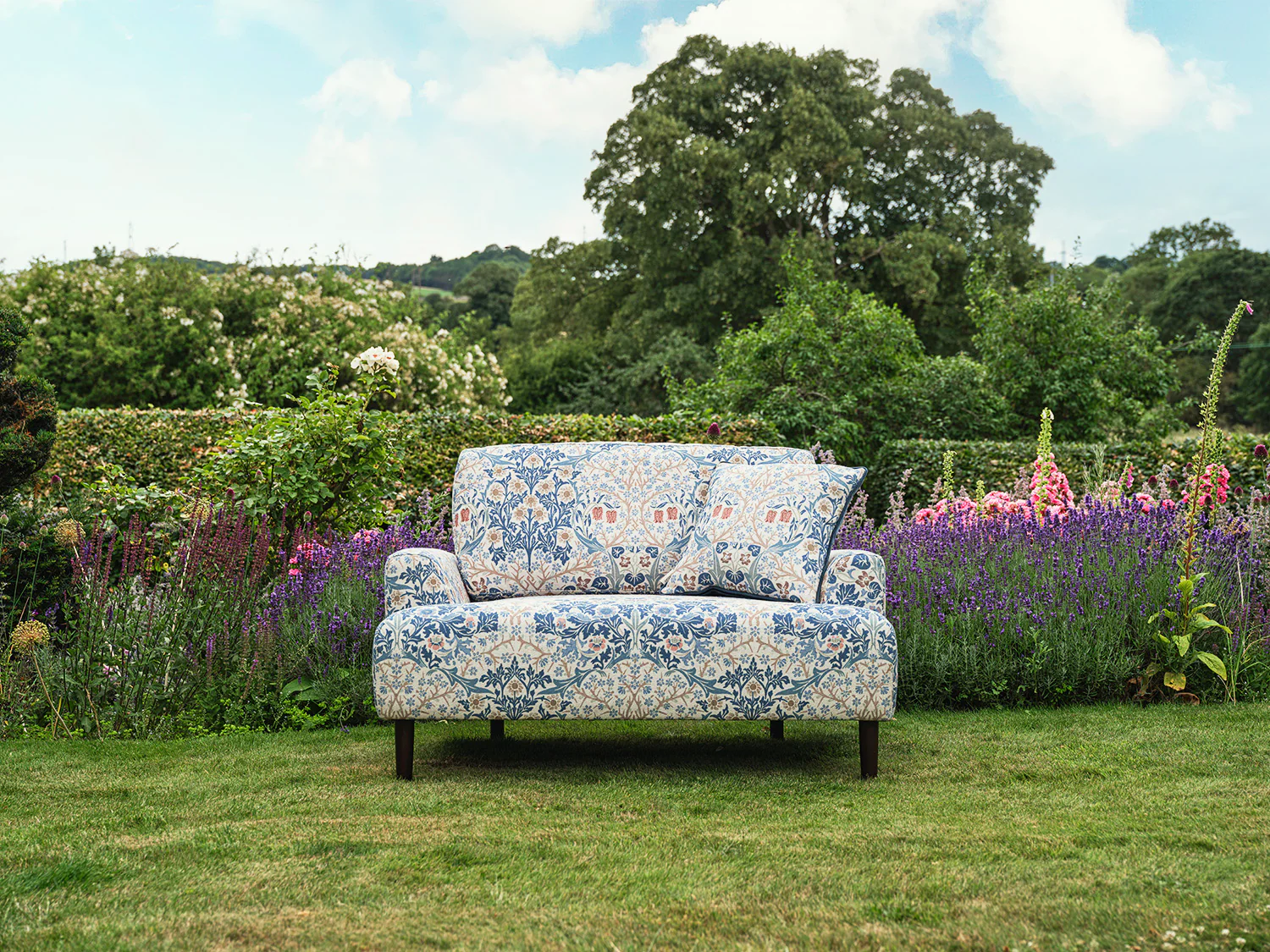 Model 05 Loveseat, Blackthorn - Image 2