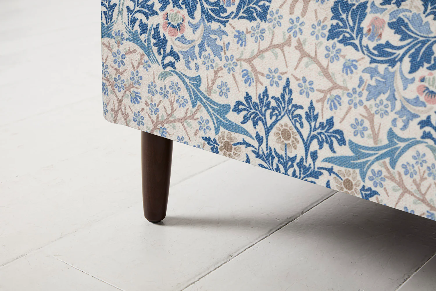 Model 05 Loveseat, Blackthorn - Image 8