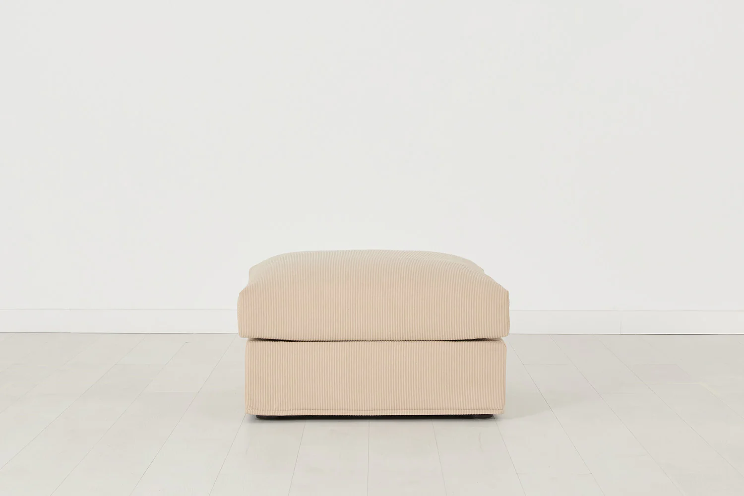 Model 06 Ottoman, Sand