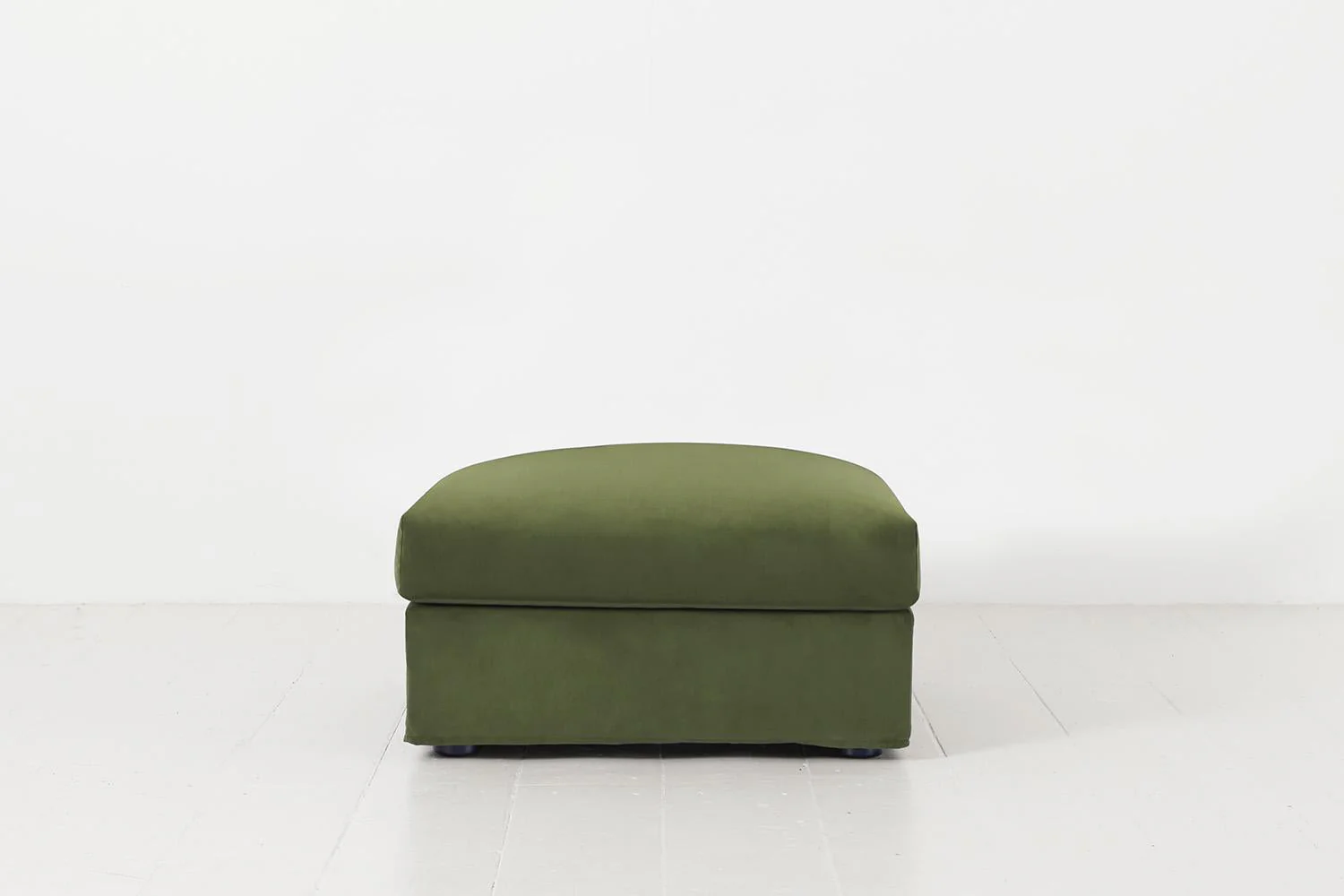 Model 06 Ottoman, Vine
