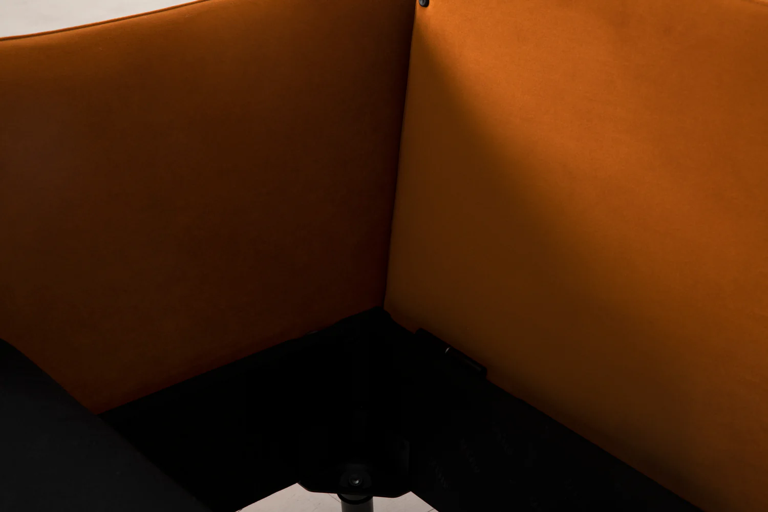 Model 08 Sofa Bed 2.5 Seater, Bronze - Image 13