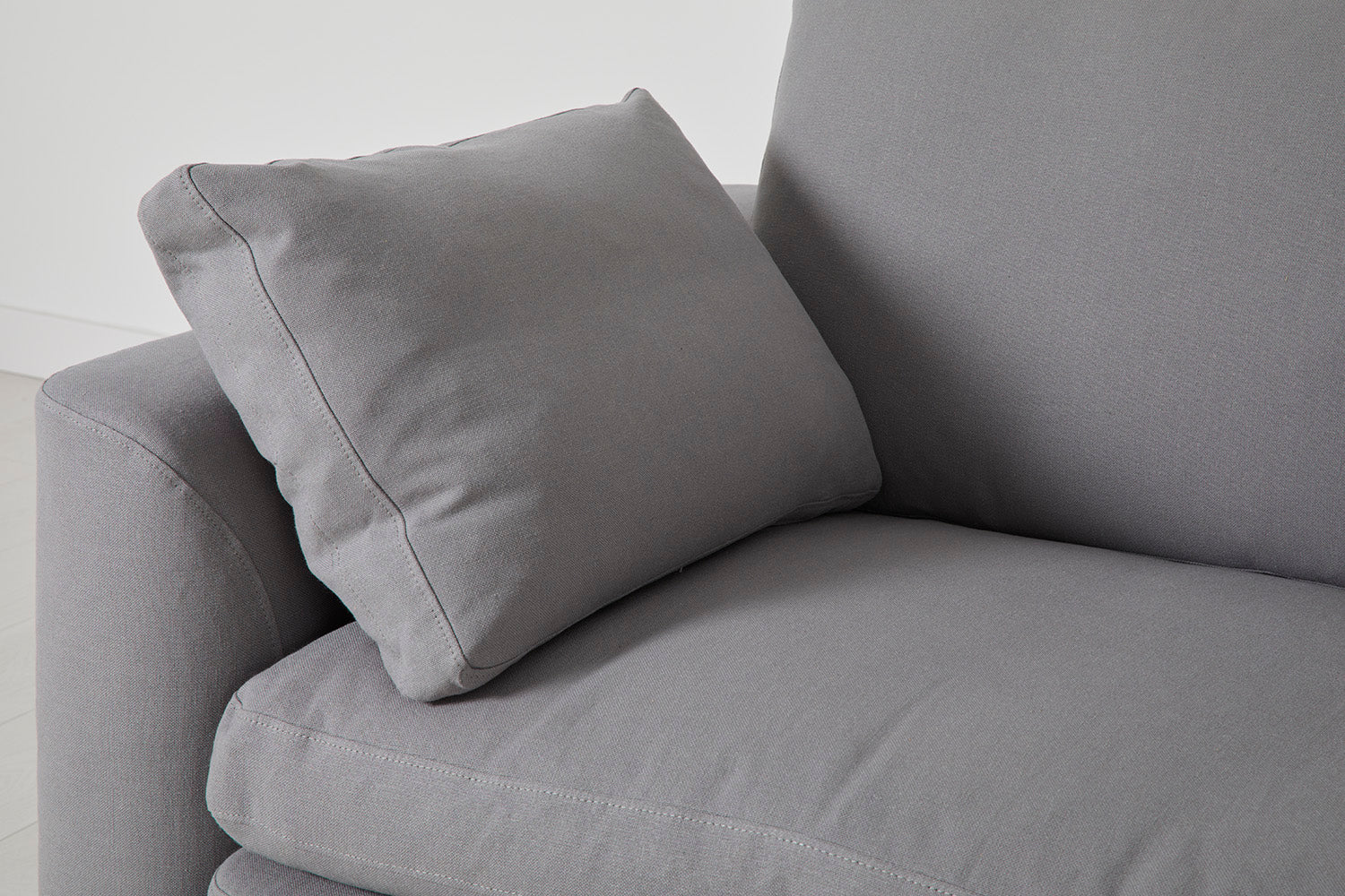 Model 13 2-Seater Right Chaise Sofa, Risso - Image 4