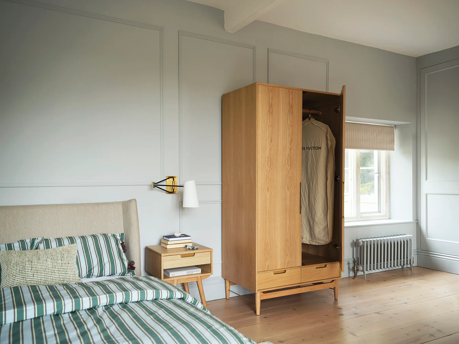 Wardrobe 01, Oak - Image 3